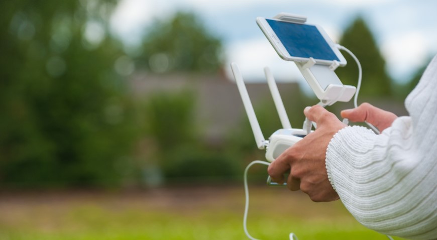 Diaľkový ovládač na dron so stojanom na mobilný telefón