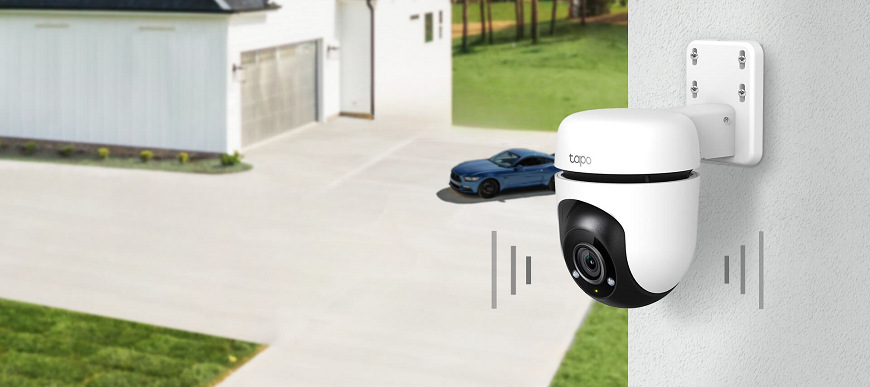 Jak připojit IP kameru: Průvodce krok za krokem připojením přes Wi-Fi i kabel IP kamera Tapo monitorujúca exteriér domu