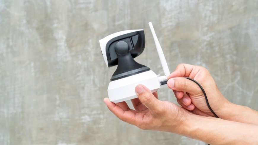 Jak připojit IP kameru: Průvodce krok za krokem připojením přes Wi-Fi i kabel Pripájanie kábla k IP kamere