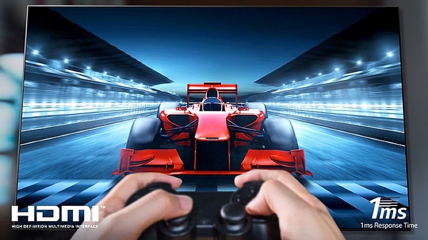 OLED: Dokonalá čierna (nielen) na vašom televízore hráč s gamepadom ovláda formulu na OLED TV