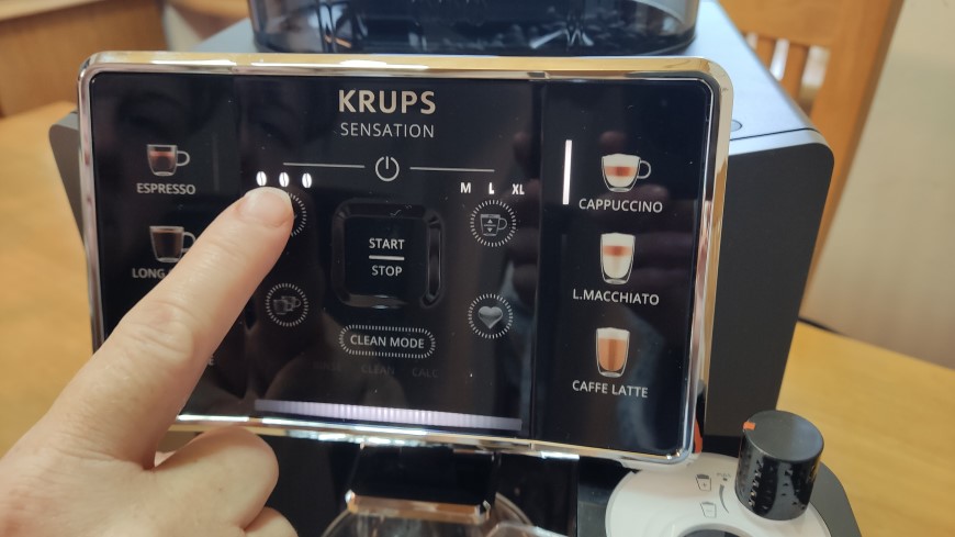 Recenzia: Kávovar Krups EA912HF0 Sensation Milk pripraví nadýchanú mliečnu penu jedným stlačením Krups Sensation Milk