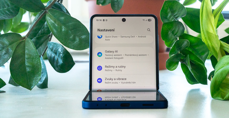 Recenzia: Samsung Galaxy Z Flip7 – Keď štýl hrá prím Galaxy Z Flip7