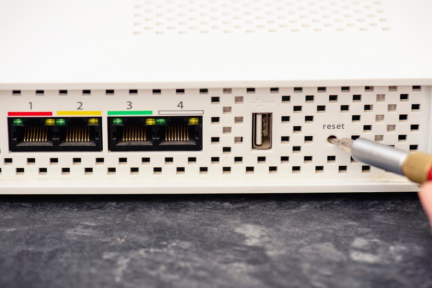 Ako reštartovať a resetovať router? Ako reštartovať alebo resetovať Wi-Fi router?