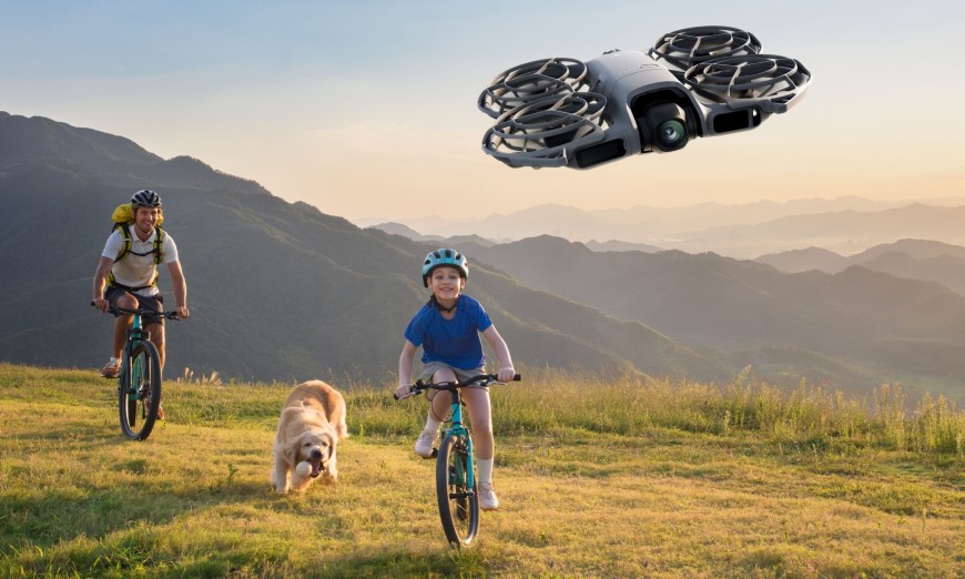 Nový DJI Neo 2: Malý dron so 4K kamerou a všesmerovou detekciou prekážok Rodina využíva dron DJI Neo 2 počas cyklovýletu.