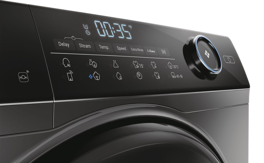 Poradíme vám s najčastejšími chybovými kódmi práčok detailný pohľad na digitálny ovládací panel čiernej práčky Haier