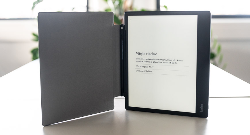 Recenzia: Čítačka e-kníh Kobo Elipsa 2E – Slúži na čítanie alebo písanie? Vlastne na oboje! čítačka e-kníh Kobo Elipse 2e otvorená v originálnom obale