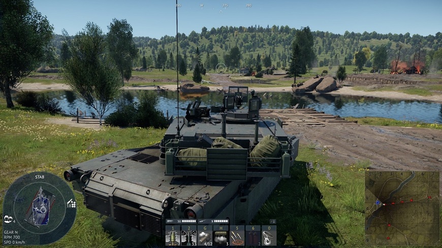 Čo je to DLSS, upscaling a ďalšie technológie grafických kariet Záber z tankovej hry s využitím upscalingu pomocou DLSS 4
