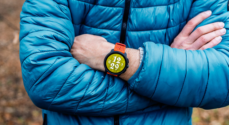 Recenzia: Inteligentné hodinky Suunto Race 2 sú dôstojným sparing partnerom záber na hodinky Suunto Race 2 na ruke