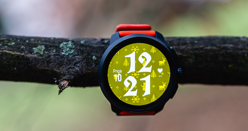 Recenzia: Inteligentné hodinky Suunto Race 2 sú dôstojným sparing partnerom inteligentné hodinky Suunto Race 2 na vetvičke stromu