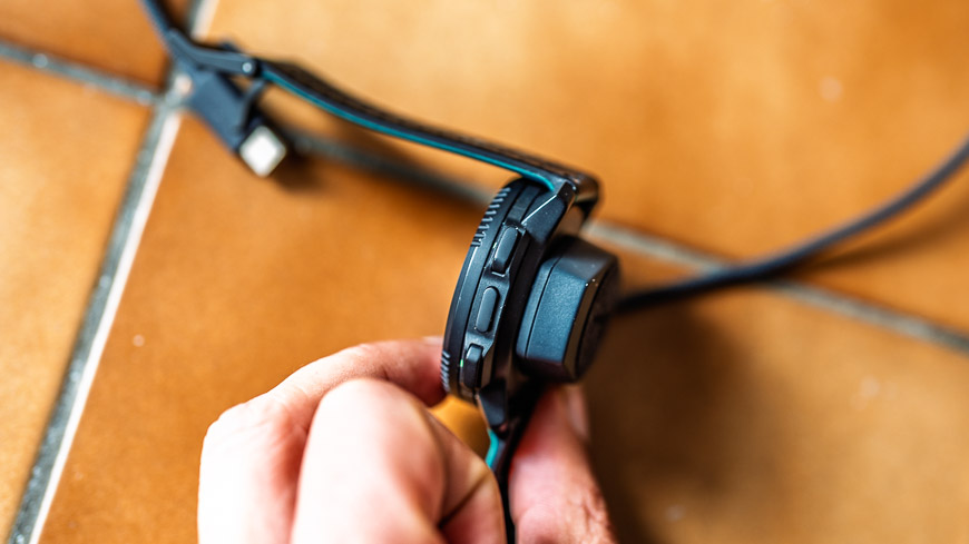 Recenzia: Suunto Vertical 2 – Najlepší parťák každého dobrodruha Hodinky Suunto Vertical 2 bočná strana.