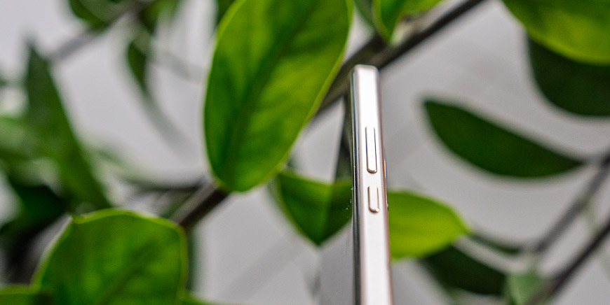 Recenzia: Xiaomi REDMI Note 15 Pro+ 5G – Štýlový mobil, ktorý len tak nevybijete pohľad zboku na telefón Xiaomi Redmi Note 15 Pro+