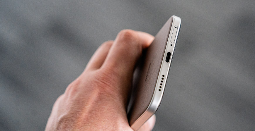 Recenzia: Xiaomi REDMI Note 15 Pro+ 5G – Štýlový mobil, ktorý len tak nevybijete detail reproduktoru na REDMI Note 15 Pro+