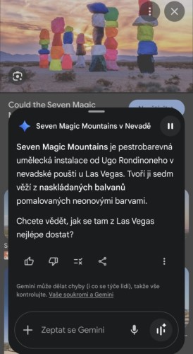 Screenshot displeja smartfónu zobrazujúci funkciu AI na úpravu fotografie.