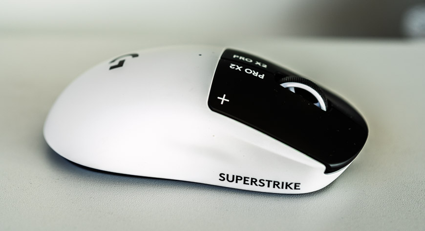 Bočná strana hernej myši Logitech G Pro X 2 SUPERSTRIKE