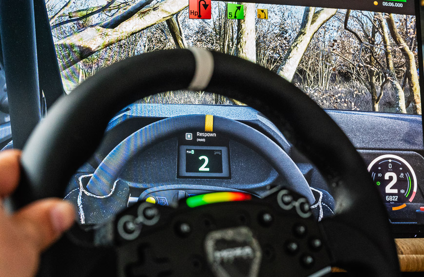 testovanie volantu Moza R5