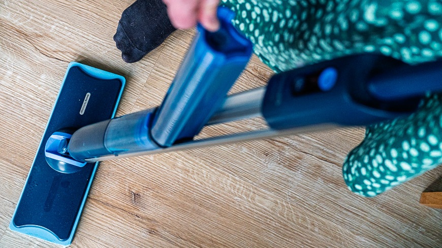  Mop Philips OneUp a povytiahnutá nádržka na vodu