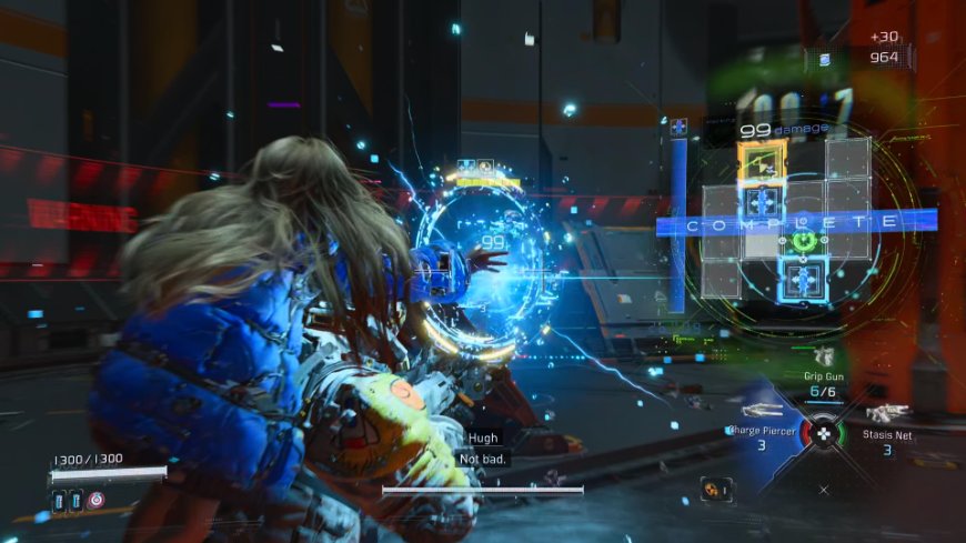 Pragmata: Akčná sci-fi nálož s trochou babysittingu Screenshot z dema hry Pragmata - souboj Hugha a Diany s robotem, detail hackovací mechaniky