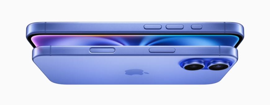 dva modré iPhony naležato umiestenené tesne pod sebou, pohľad zboku s viditeľnou zadnou stranou spodného iPhonu