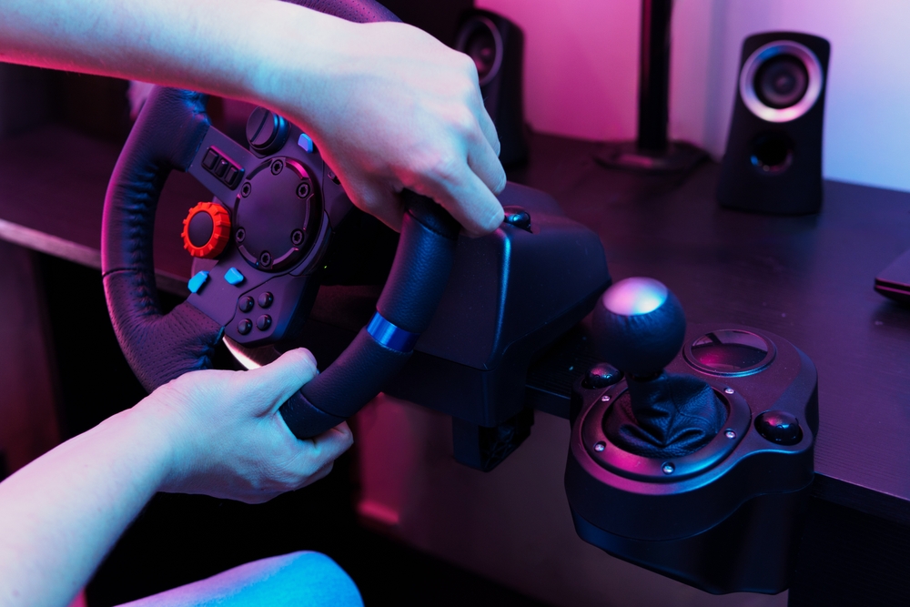 Sim racing: Zaži preteky priamo v obývačke