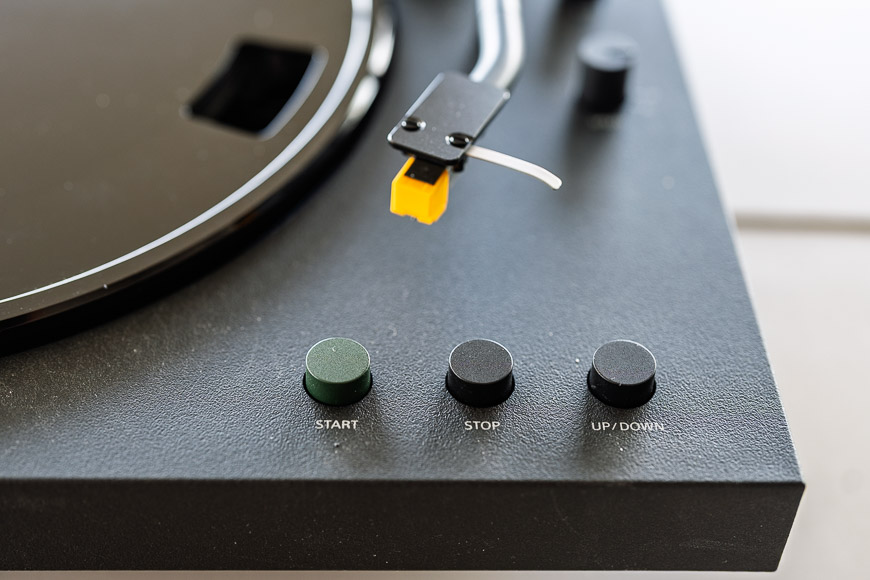 Recenzia: Sony PS-LX5BT hrá do tanca aj počúvania. A ešte ako! detail tlačidiel na gramofóne Sony
