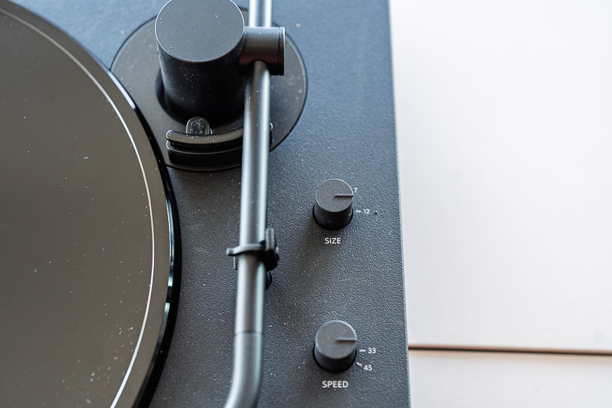 Recenzia: Sony PS-LX5BT hrá do tanca aj počúvania. A ešte ako! detail na tlačidlá gramofónu Sony