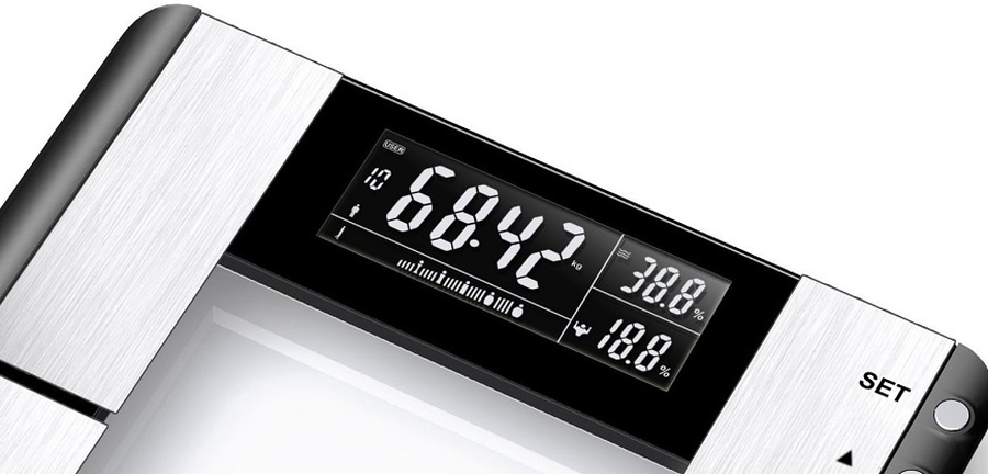 Ako vybrať osobnú váhu? Digitálna váha zobrazujúca hmotnosť 68,42 kilogramu.