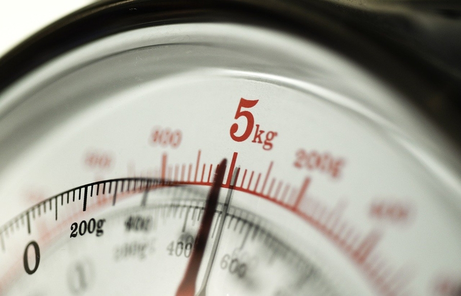 Ako vybrať osobnú váhu? Váha ukazuje hodnotu 5 kg.