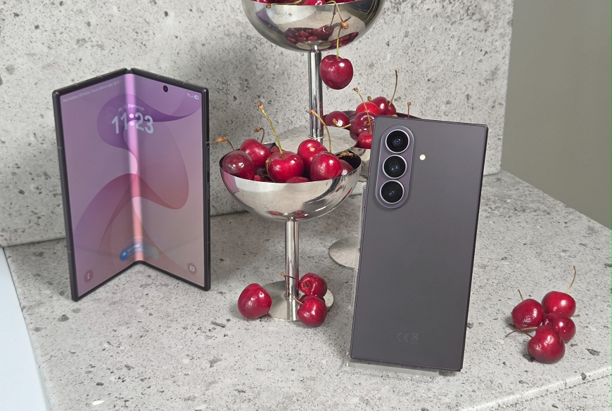 Samsung Galaxy Z Fold8.