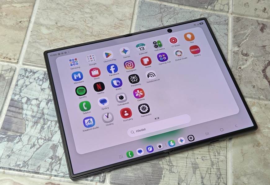 Samsung Galaxy Z Fold8.