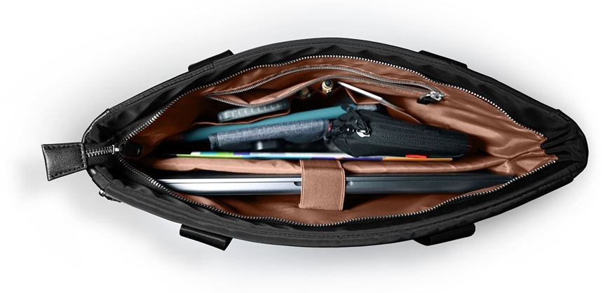 PORT DESIGNS Muse Signature ECO: Elegantné riešenie pre notebook aj každodenný život Pohľad na vnútornú časť čiernej tašky PORT DESIGNS Muse Signature ECO 16