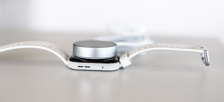 Recenzia: Inteligentné hodinky Huawei Watch Fit 5 Pro zaujmú vzhľadom aj pokročilými zdravotnými funkciami detail nabíječky hodinek Huawei Fit 5 Pro