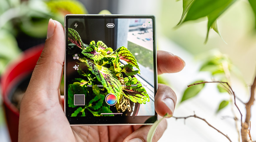 Recenzia: Minitelefón iKKO MindOne Pro – Kompaktný unikát s priestorovým zvukom a otočnou kamerou Minitelefón iKKO MindOne Pro v režime fotografie