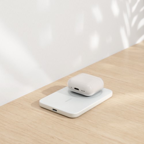 Kupujete nový powerbank? Choďte rovno do semi-solid, ponúkne viac energie aj vyšší výkon slúchadlá v puzdre sa nabíjajú na powerbanku s technológiou semi-solid
