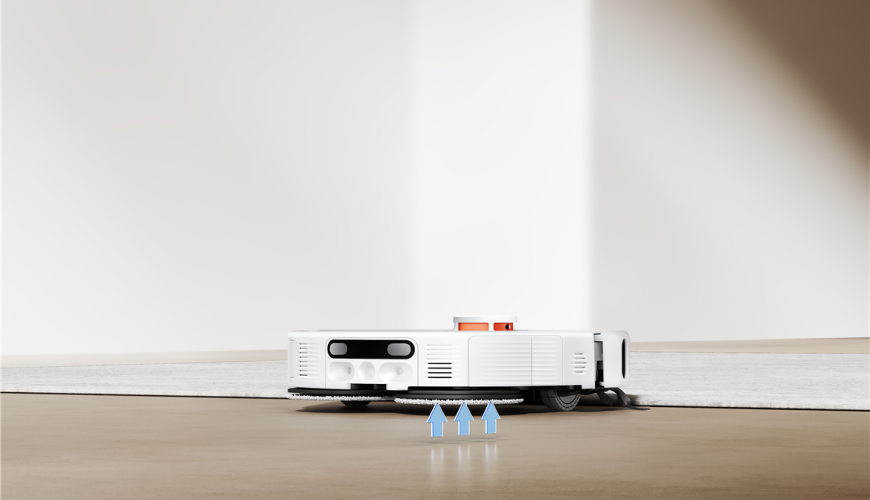 Robotický vysávač Xiaomi Robot Vacuum H50 Pro pri nadvihnutí sa, ak chce vysávať koberec