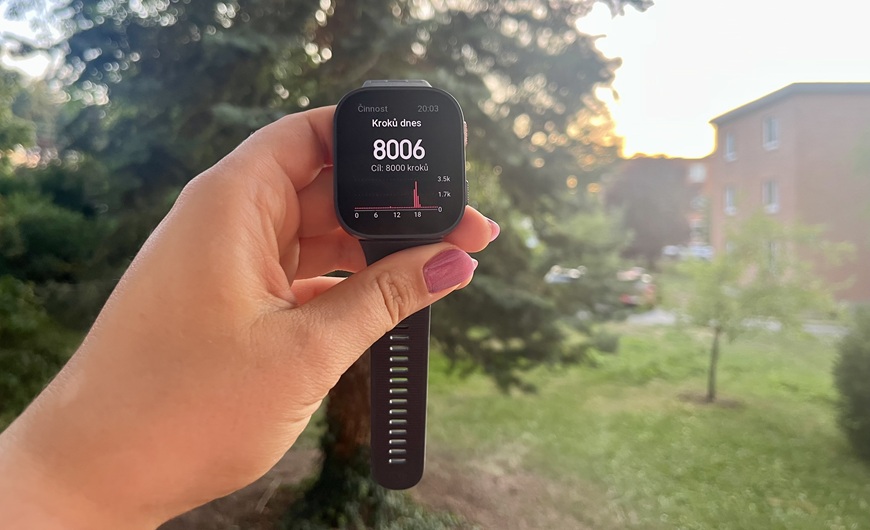Recenzia: Inteligentné hodinky Amazfit Bip Max ponúknu maximálnu výbavu za minimálnu cenu hodinky Amazfit Bip Max ukazují denní počet kroků