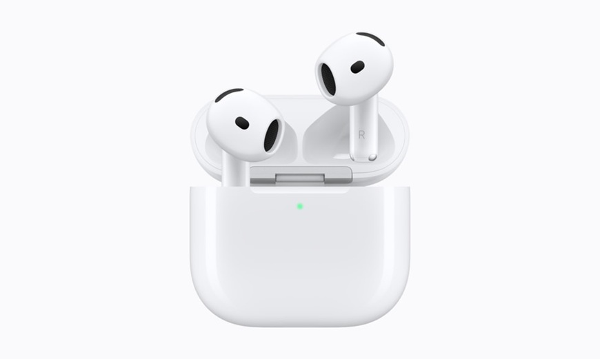 Apple predstavil AirPods 5! Lepšie odrežú okolitý hluk a rozumejú si s AI AirPods 5 v puzdre