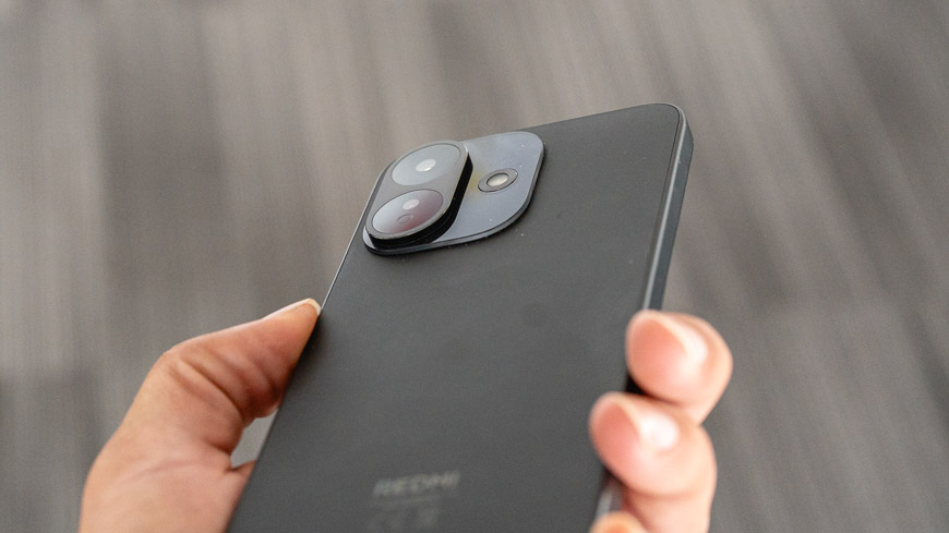 Recenzia: Xiaomi Redmi Note 17 Pro 5G – Dizajnovka s neuveriteľnou výdržou Xiaomi Redmi Note 17 Pro 5G s detailným záberom na fotoaparát