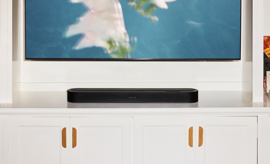 Je až neuveriteľné, aký zvuk si môžete užiť doma. Sonos uvádza nový soundbar a slúchadlá detail soundbaru Sonos Beam Ultra