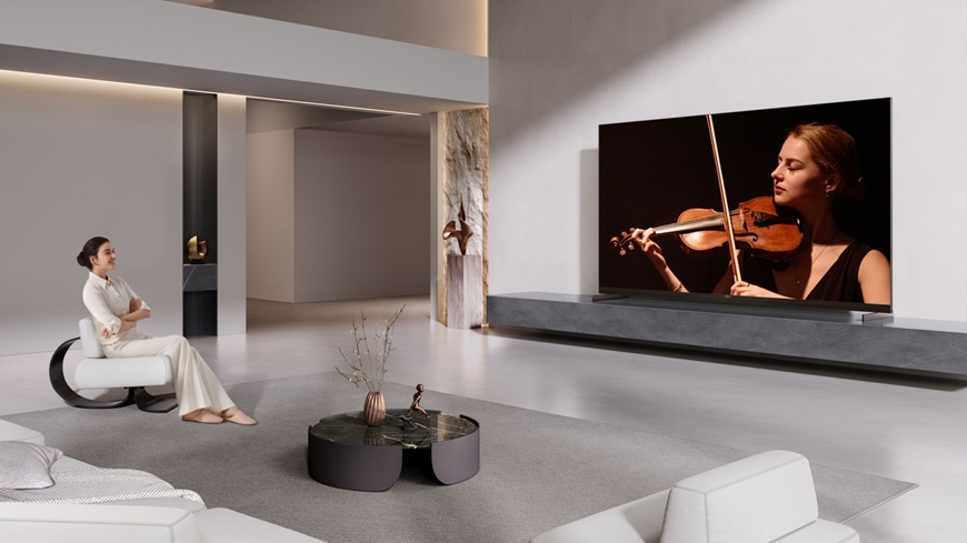 TEST: TOP 5 televizorů pro náročné televize TCL 85X11L v luxusním obývacím pokoji