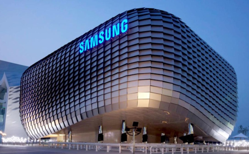 Samsung by mal mať väčšinu dodávok pamätí pre rok 2027 rezervovanú. Záväzok však ponesú zákazníci. Samsung by mal mať väčšinu dodávok pamätí pre rok 2027 rezervovanú. Záväzok však ponesú zákazníci.