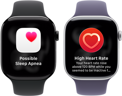 Dvoje hodinky Apple Watch Series 11 položené vedľa seba, hliníkový kryt, temná čierna farba, hlásenie o možnom spánkovom apnoe, ružové srdce v bielom rámčeku, pravá strana, korunka Digital Crown, čierny športový remienok. Druhé hodinky, titánový kryt, strieborná farba, apka Srdcová frekvencia, aktuálna srdcová frekvencia, pravá strana, korunka Digital Crown, športový remienok vo farbe fialová hmla