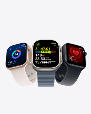 Vidíme tri rozličné modely Apple Watch na bielom pozadí